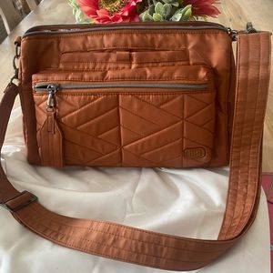 Lug convertible crossbody “Stretch” EUC